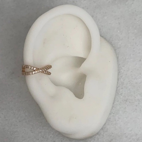 Modest Lu Jewelry - Gold Crystal Infinity Cuff Clip Earring

Brand New